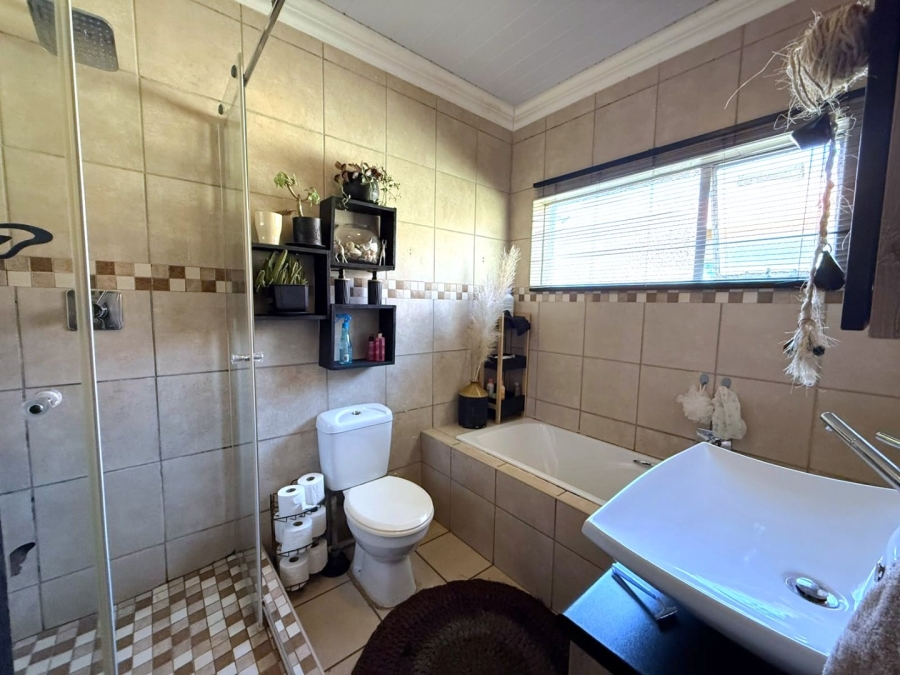 5 Bedroom Property for Sale in Hospitaalpark Free State